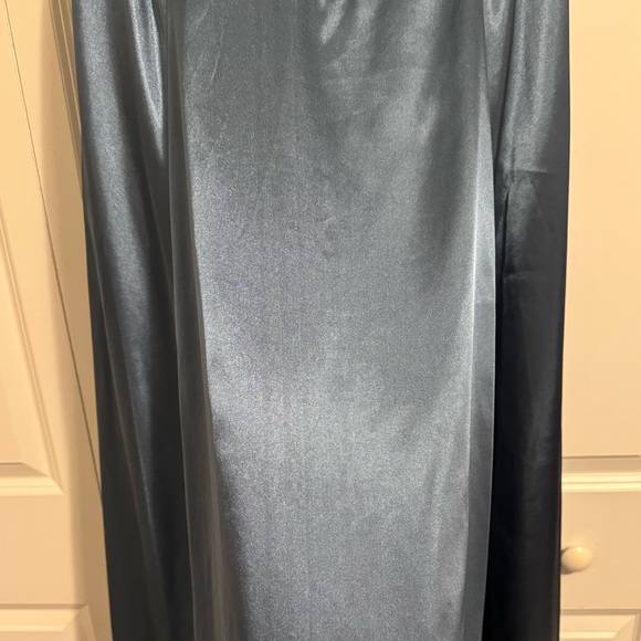 David's Bridal GALINA SIGNATURE
Charmeuse Basque Waist Tank Dress - Picture 8 of 11